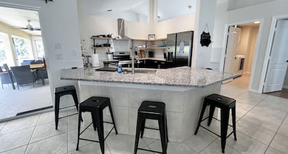 Cozy 4BR Home w/ Solar heated Pool, BBQ, & Bonfire