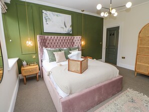 4 bedrooms, individually decorated, individually furnished, free WiFi - Hillside House (Leyburn)