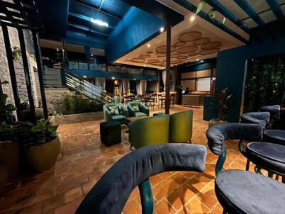 URBAN PARK SUITES HOTEL