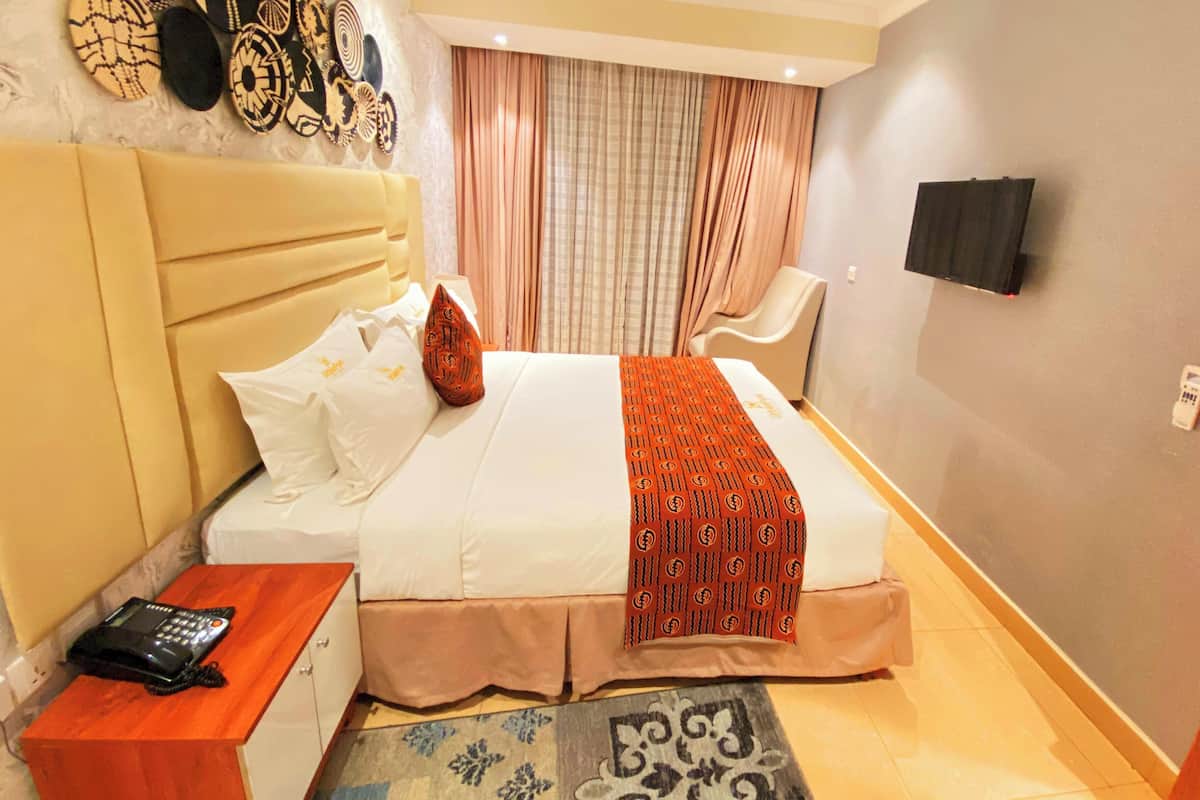 1 bedroom, minibar, in-room safe, desk