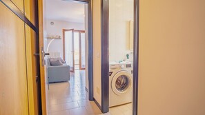 Interior - Ginevra Apartment - One Bedroom Apartment, Sleeps 2 (Sirmione)