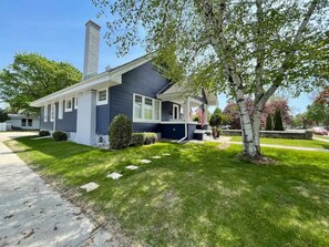 Exterior - Beautiful Historic Home near Downtown (Two Rivers)