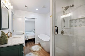 Bathroom - Stunning Renovated Designer Home At The Beach! (Isle of Palms)