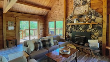 Smart TV, fireplace, DVD player