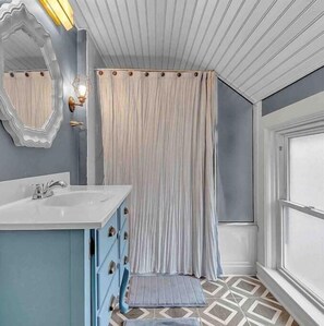 Bathroom - RIVEREDGE RETREAT-IN VILLAGE & STEPS FROM RIVER (Lewiston)