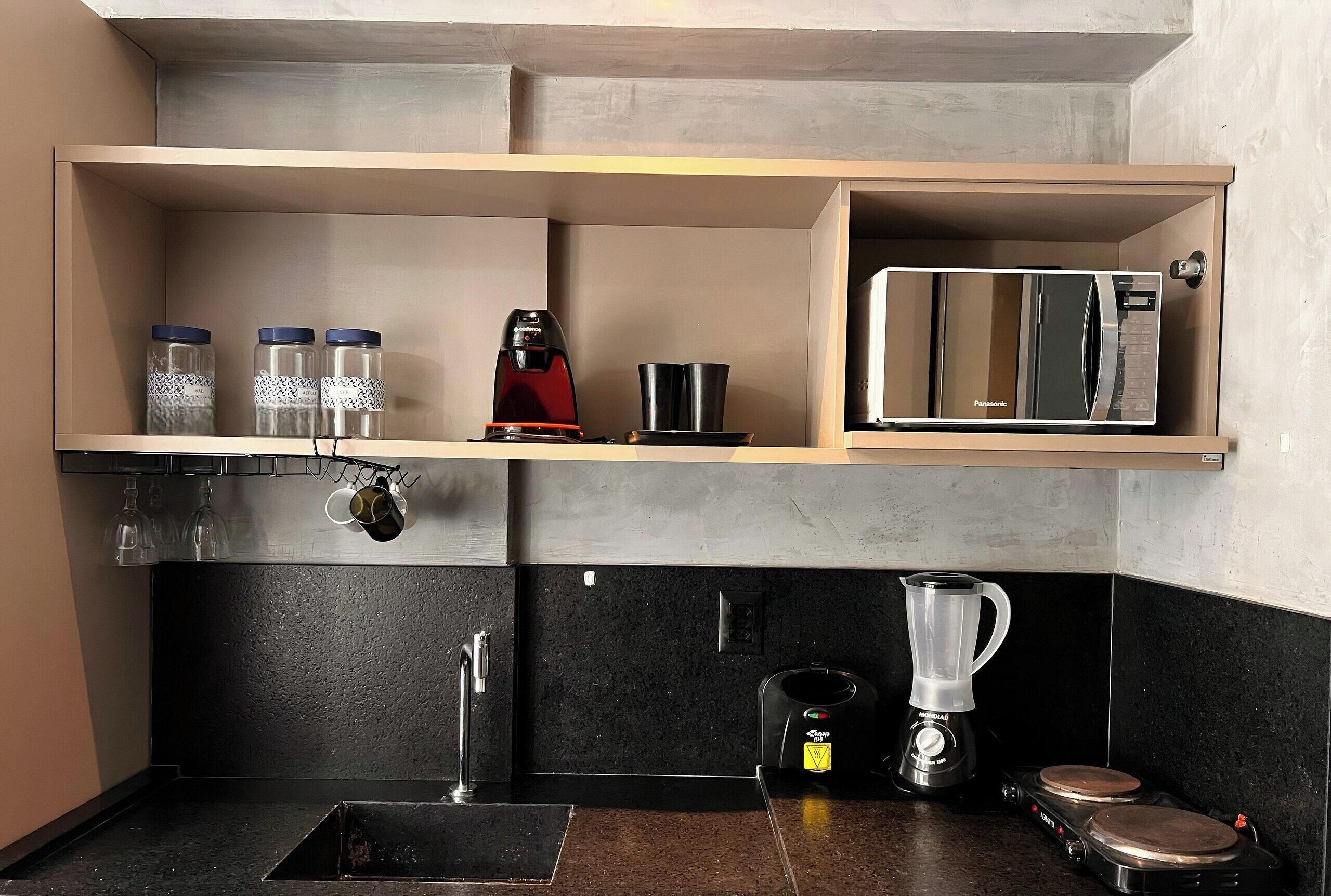 Frigobar, microondas