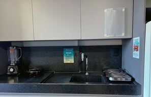 Design Apartment | Private kitchen | Mini-fridge, microwave - Get One (João Pessoa)