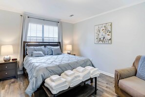 2 chambres, fer et planche à repasser, accès Internet, draps fournis