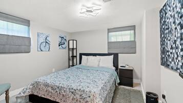 2 Schlafzimmer, Schreibtisch, Bügeleisen/Bügelbrett, kostenloses WLAN