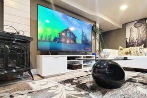 Smart-TV, peis, videospill og DVD-spiller
