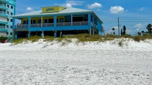 Unclassified image, 4 of 22, button - Beachside Retreat! (Madeira Beach)
