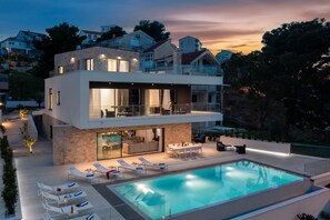 Beheizter Pool