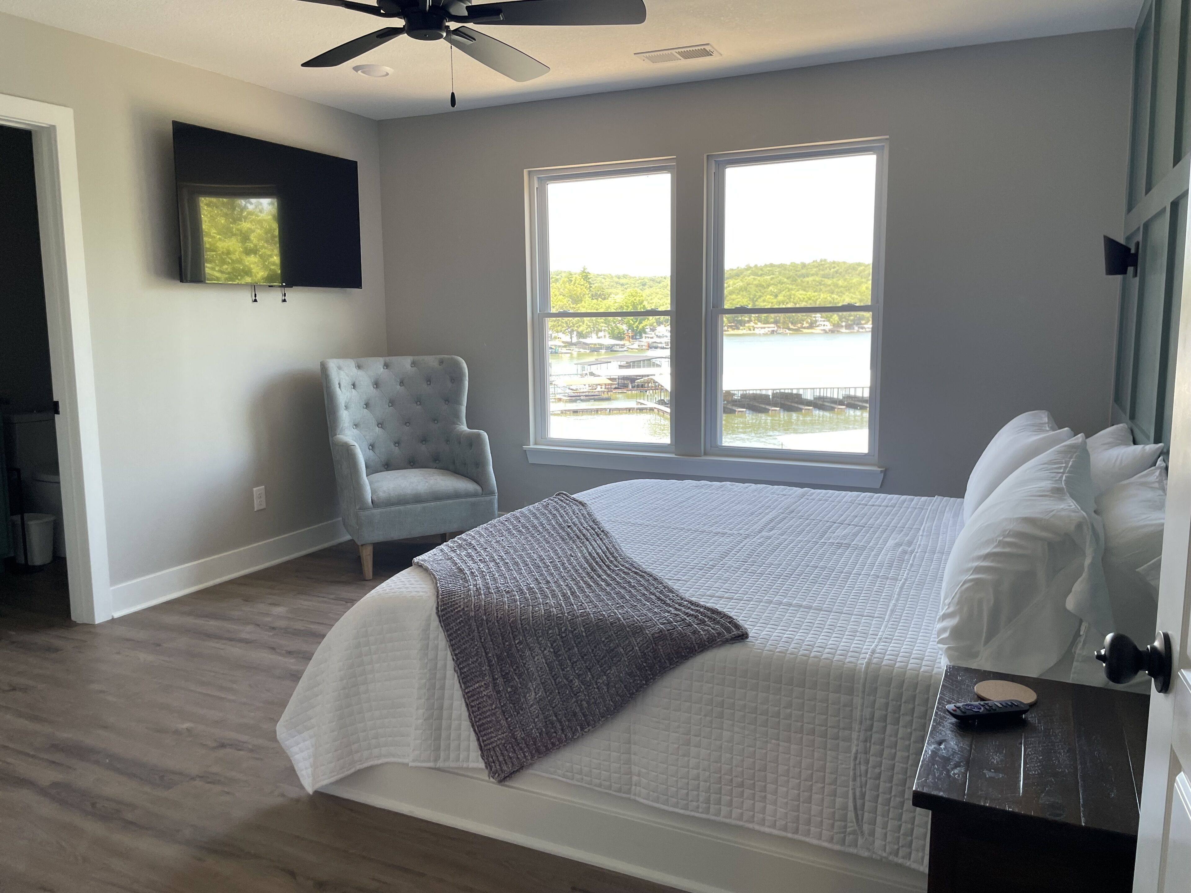 4 bedrooms, WiFi, bed sheets