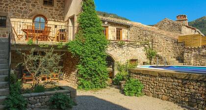 Maison de caractÚre avec piscine privée