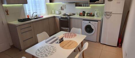 Microwave, oven, coffee/tea maker, electric kettle