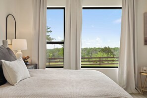 3 bedrooms, desk, iron/ironing board, travel crib