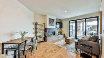 TV, fireplace, offices