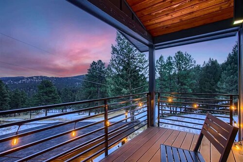 Pinebox at Evergreen Modern 20Acres -Serene-Creek!