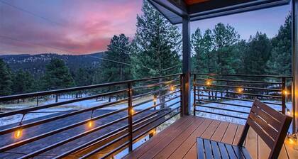 Pinebox at Evergreen Modern 20Acres -Serene-Creek!