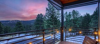 Pinebox at Evergreen-35Acres-Trails-Hot Tub-Creek
