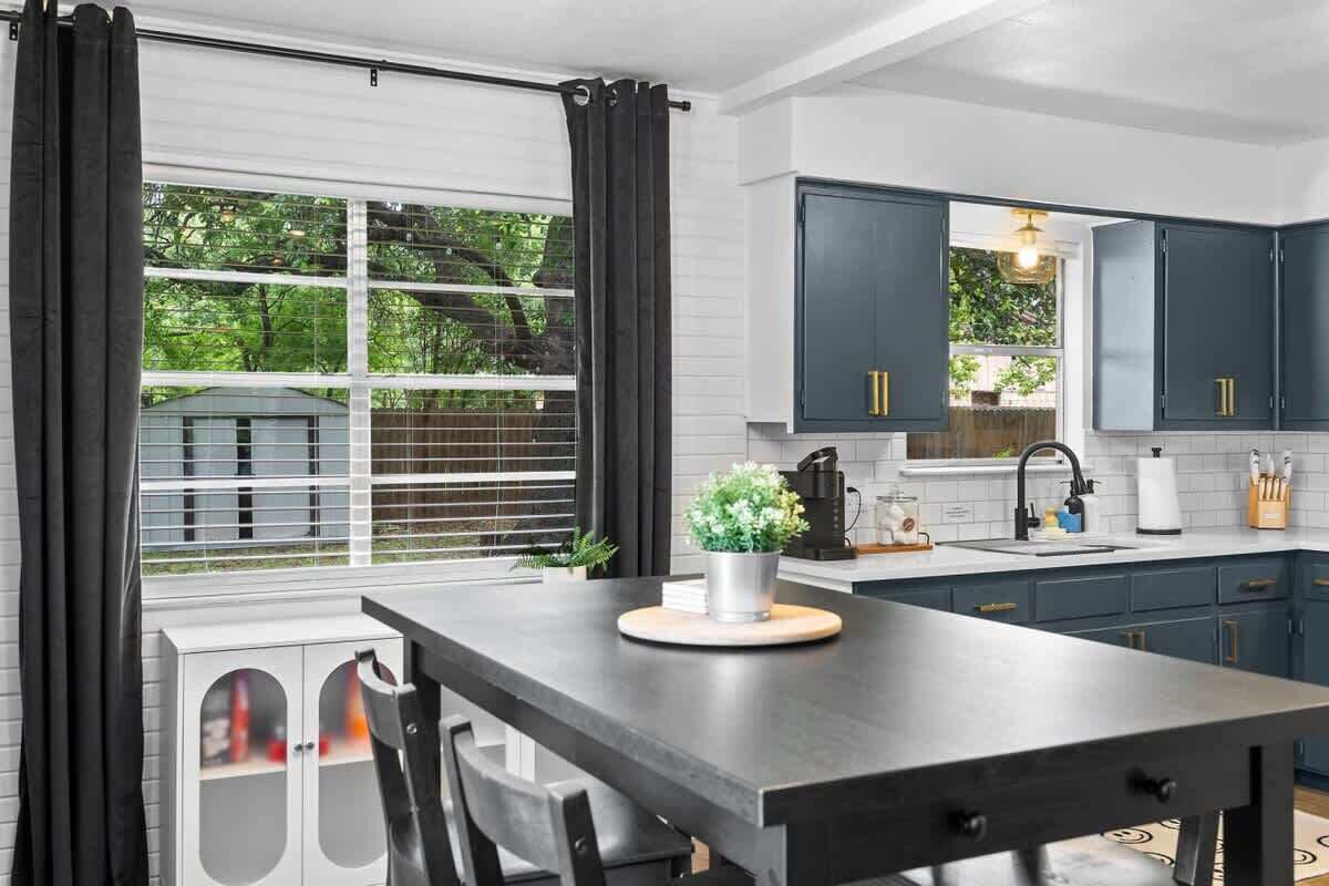 冰箱、微波炉、烤箱、炉灶