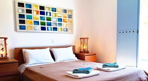 5 bedrooms, bed sheets - Villalydi close to Chora Andros (Andros)