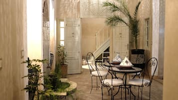 Family Quadruple Room | Individually decorated, desk, soundproofing, free WiFi