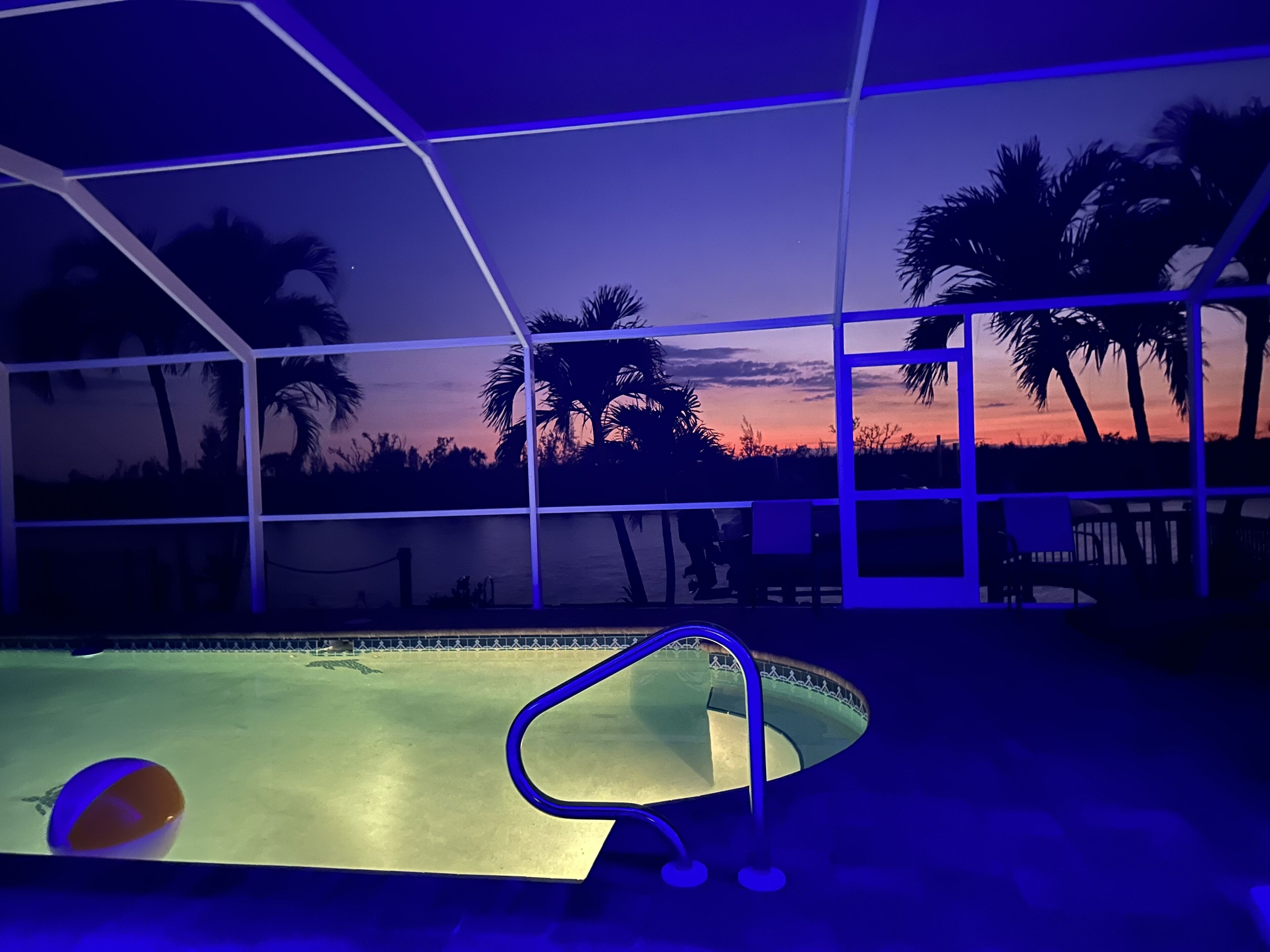 PRIVATE, Luxurious Villa with Pool Overlooking Matlacha Preserve - GULF ACCESS