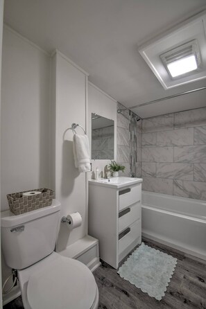 Toallas y papel de baño 