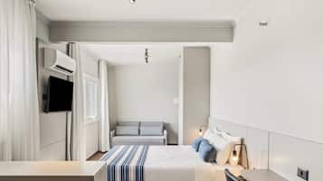 Classic Apartment | 1 bedroom, in-room safe, desk, laptop workspace