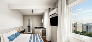 Classic Apartment | 1 bedroom, in-room safe, desk, laptop workspace - Edifício Congonhas Aeroporto (São Paulo)
