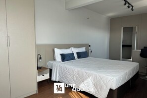 Eenvoudig appartement | 1 slaapkamer, een kluis op de kamer, individueel gedecoreerd
