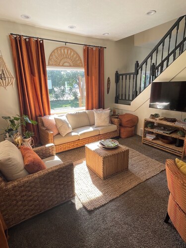 Bright Boho Walkable House Bars Beaches Bike Path Downtown