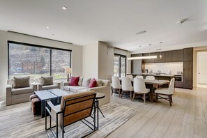 Smart TV, fireplace, video games, DVD player - LIFT 307 | Ski-In/Out | Near Pool Deck | Mountain View | Kitchen | Hot Tub | Pool | Great Amenities (Park City)