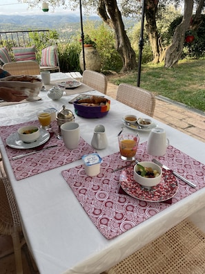 Termasuk sarapan Eropah setiap hari