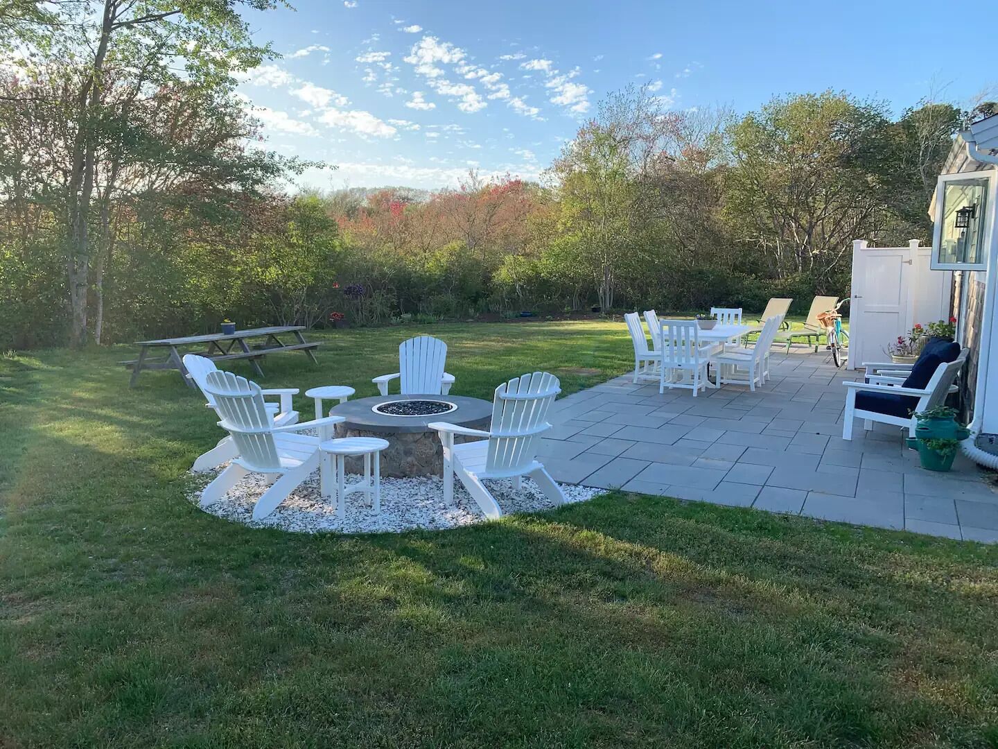 Updated House - 5 min. walk to beach w/fire pit