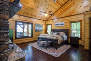 1 bedroom, iron/ironing board, travel cot, free WiFi