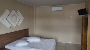 Classic Room | 1 bedroom, iron/ironing board, free WiFi