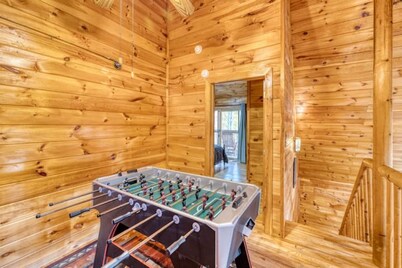 ♨️Hot Tub - 🎲Game Room - 🔥Fire Pit - 🕹️Arcade