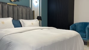 Royal-Studiosuite | Hochwertige Bettwaren, Daunenbettdecken, Select-Comfort-Betten