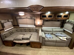 Interior - Relaxing 5th Wheel Camper for EAA (Rosendale)