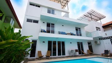 Alberca al aire libre