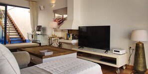 3 bedrooms, in-room safe, desk, iron/ironing board