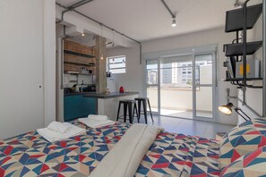 Estudio básico | 1 dormitorio, decoración individual, mobiliario individual y wifi gratis