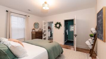 2 bedrooms, desk, iron/ironing board, travel cot