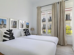 2 bedrooms, iron/ironing board, WiFi - Madrid Pacífico - Nex to Retiro Park (Madrid)