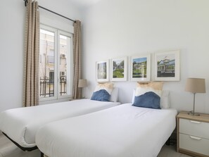 2 dormitorios, tabla de planchar con plancha, wifi