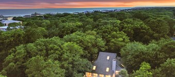 Spacious Private Home In Gated Community - Walk to Beach!