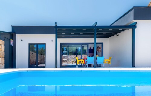 Nice home in Trbounje with WiFi