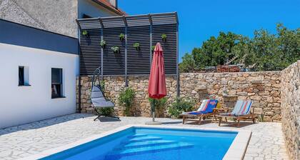 Nice home in Trbounje with WiFi